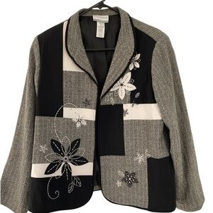 Alfred Dunner black tweed lined embroidered tailored blazer in size 12P